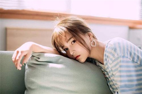 女生都喜欢聊什么话题 女生对什么话题感兴趣-反馈吧